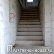 Строительство дома из газобетона, газобетонных блоков. Лестницы из газобетона.